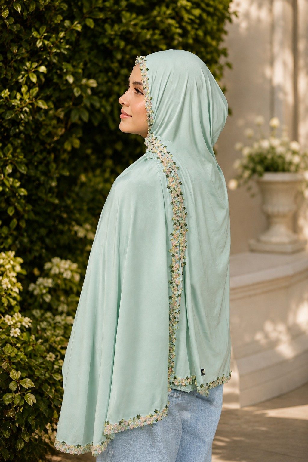 Modal Floral-Trim Hijab wholesale manufacturer China detail
