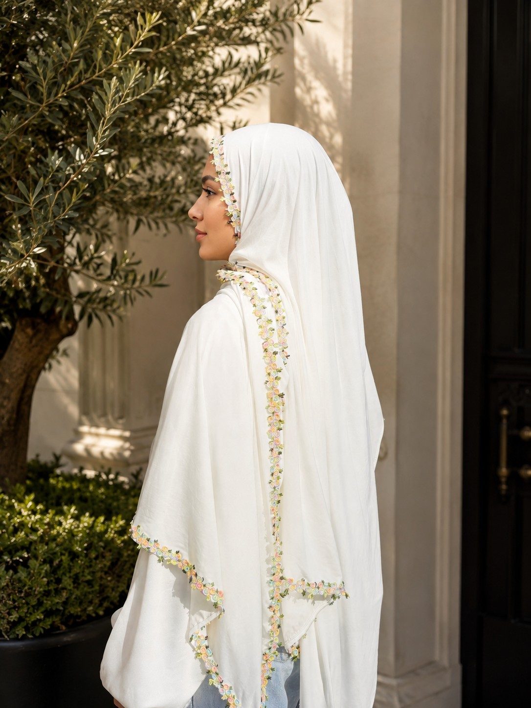 Modal Floral-Trim Hijab wholesale manufacturer China detail